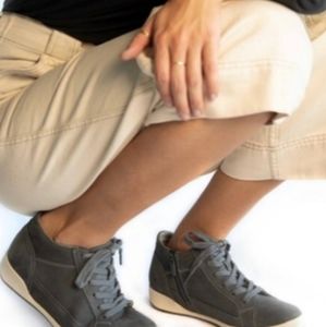 Onyx milled nukbuck dansko